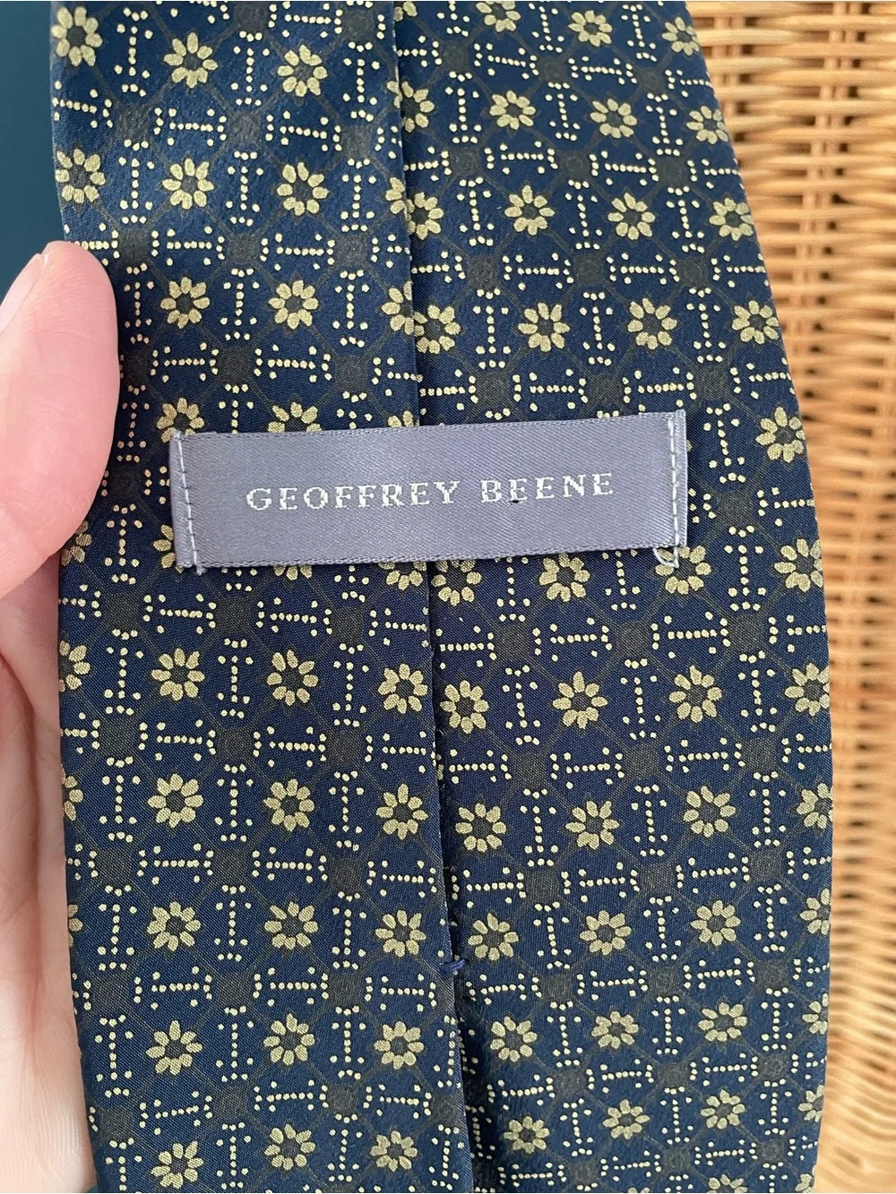 Vintage Geoffrey Beene Necktie 100% Silk USA NAVY gold Brown Floral Geometric